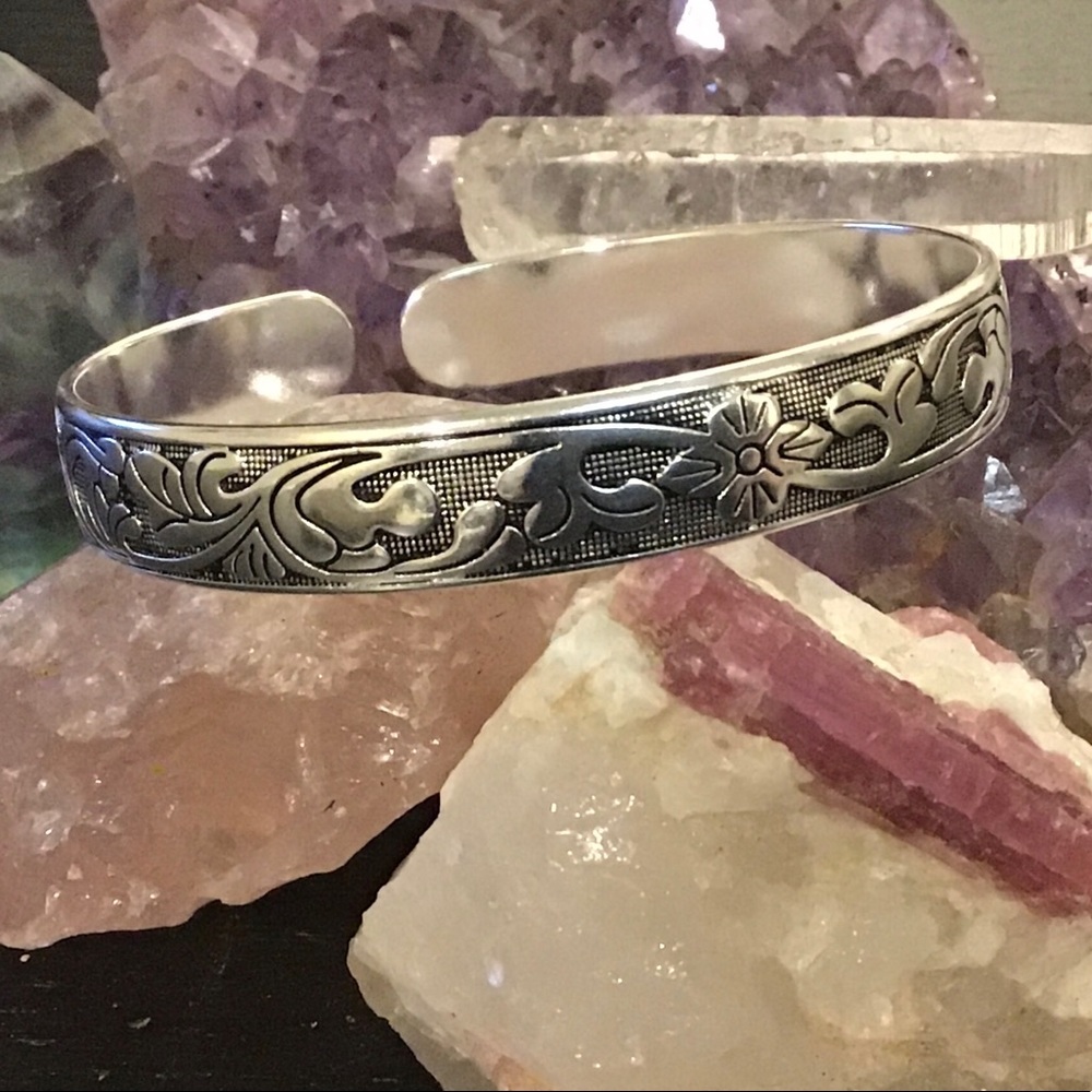 Cuff Bracelet - Picture 2 of 6